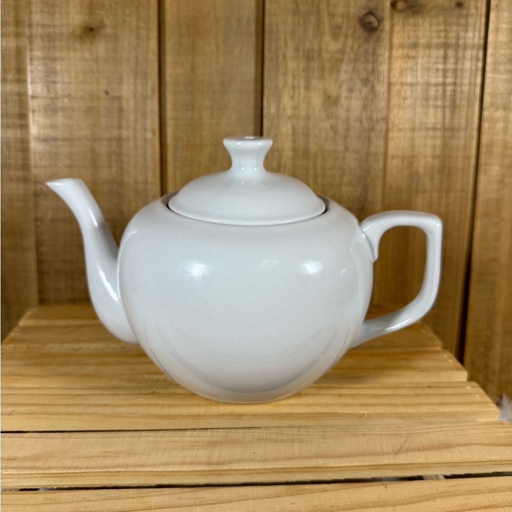 Cordon Bleu Classic White Porcelain Teapot Dining Kitchen Tea Drinks Friends